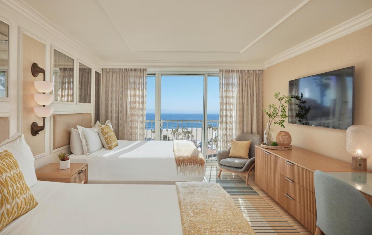 Mobility or Hearing Accessible Ocean View Two Queens Tub