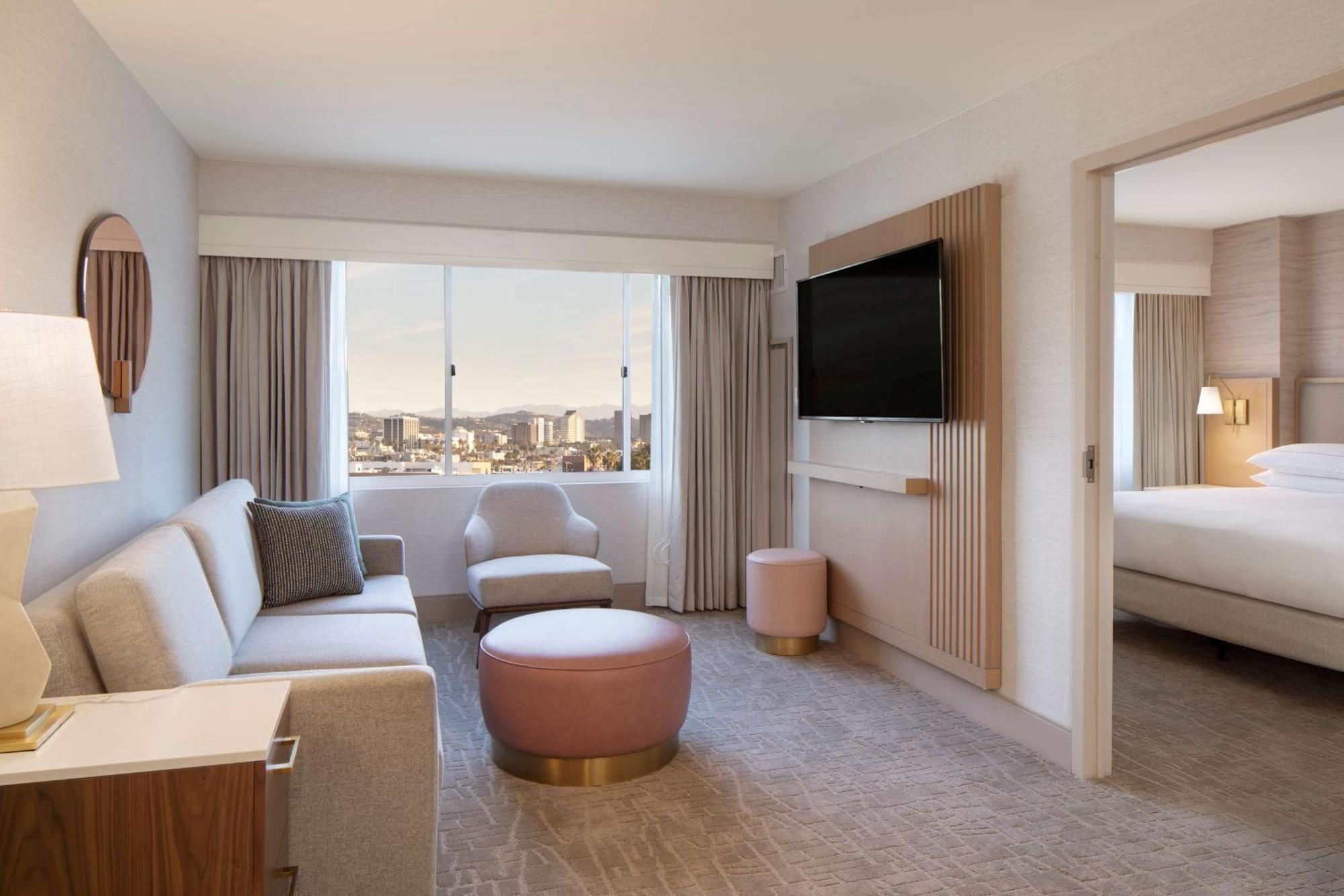 One-Bedroom King Suite - Mobility Accessible,1551971656:JPEG