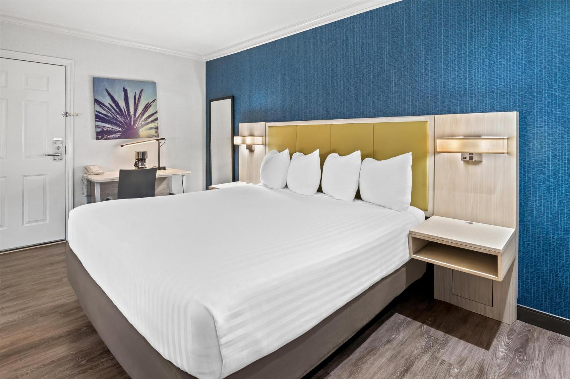 King Suite Jacuzzi