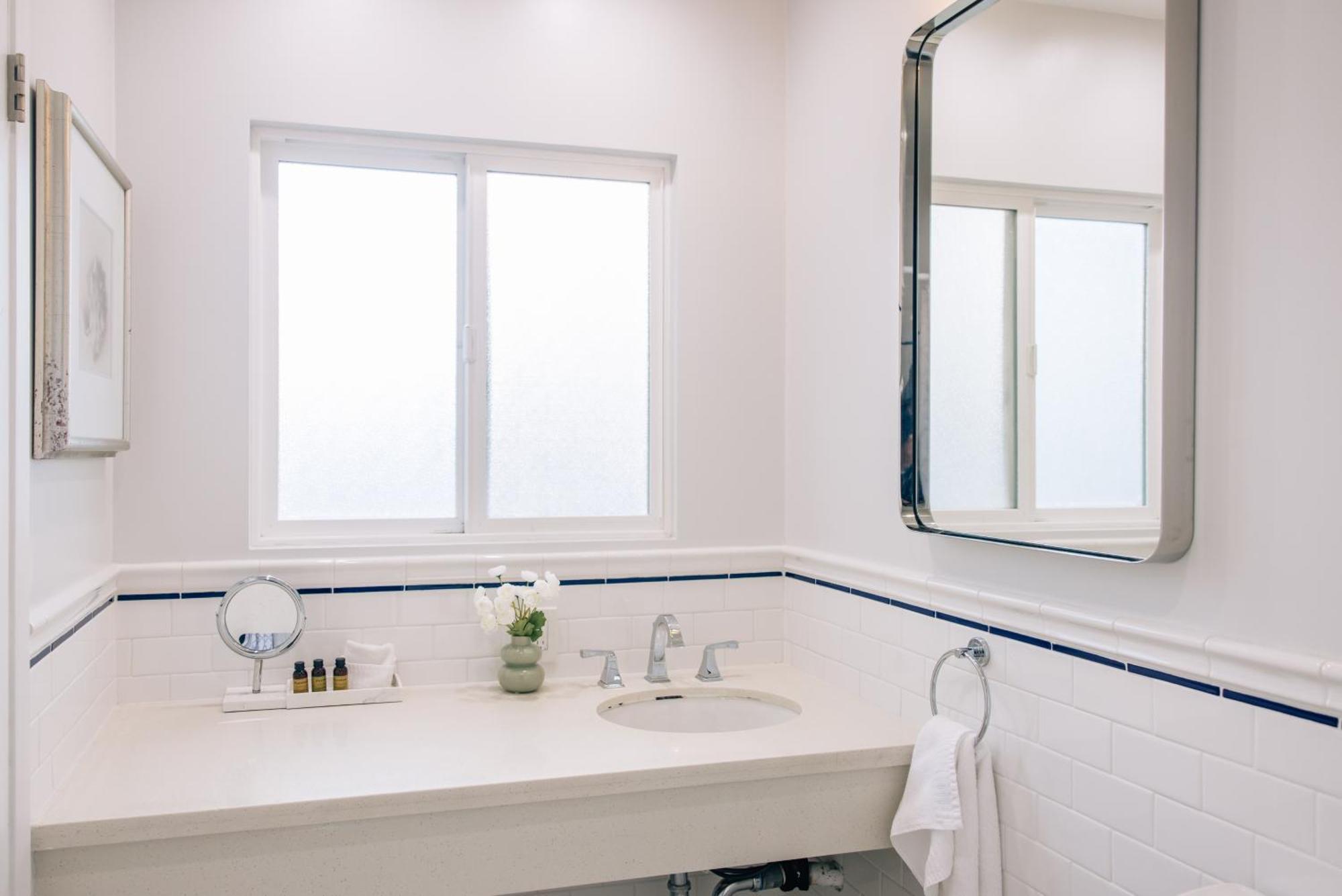 One Bedroom Kitchenette