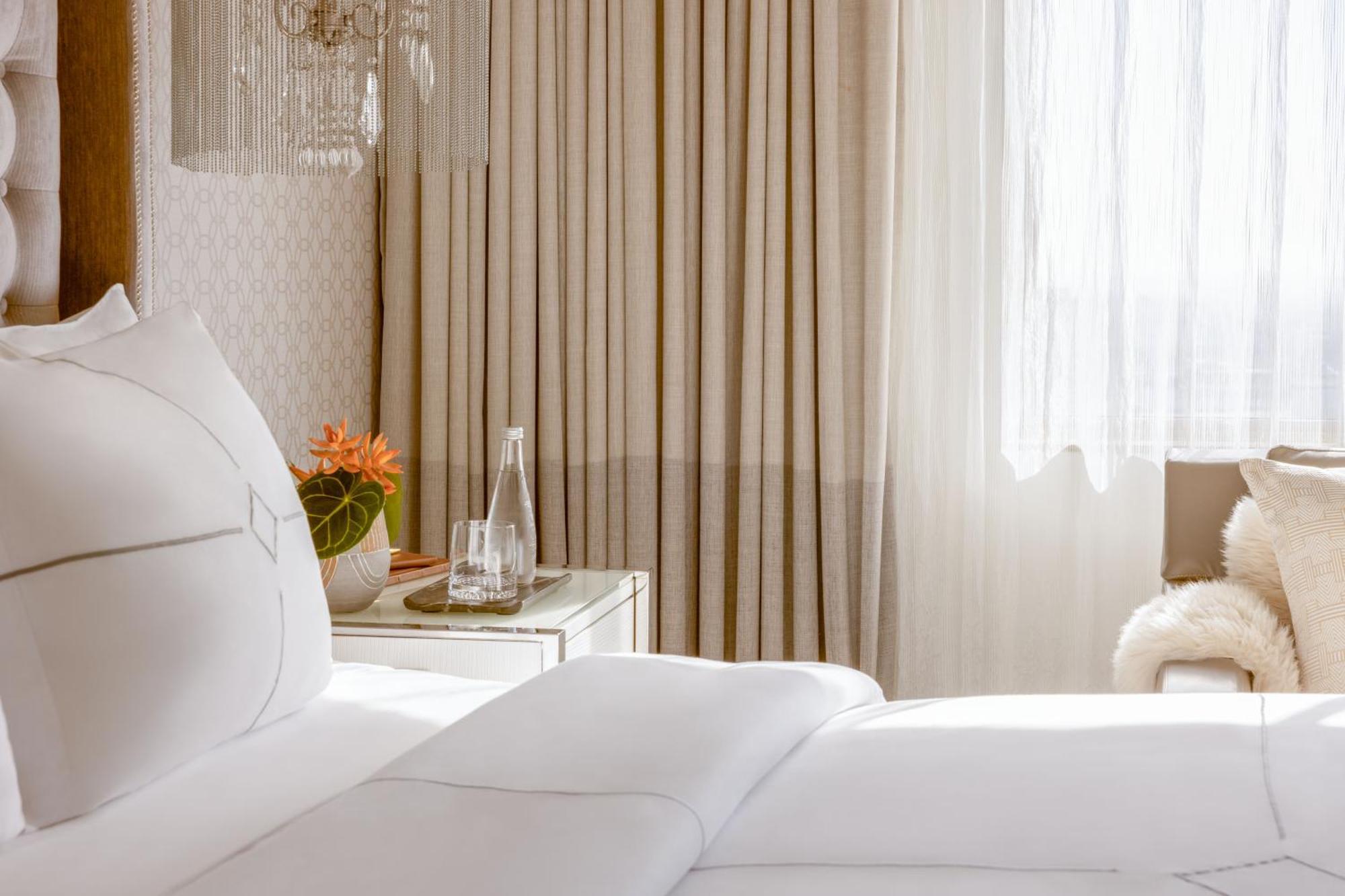 Deluxe King Room with City View,1742795271:JPEG