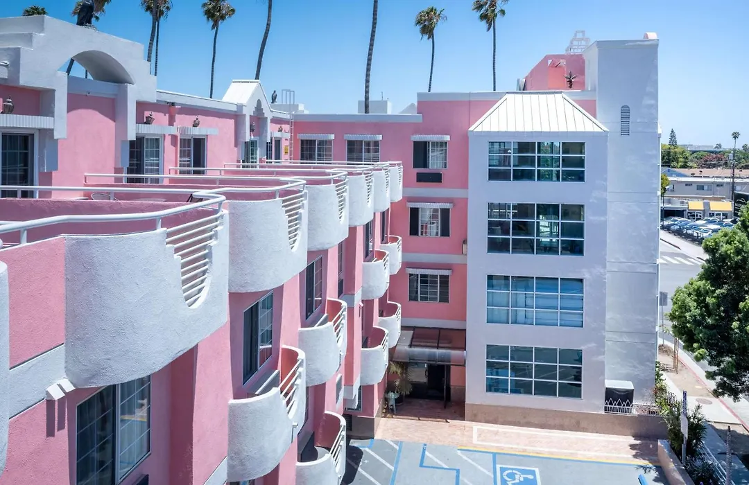 Days Inn By Wyndham Santa Monica-1