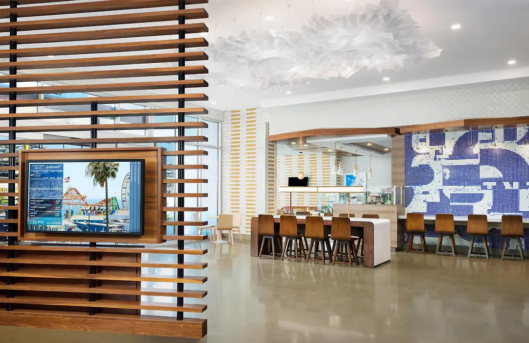 Courtyard By Marriott Santa Monica-1