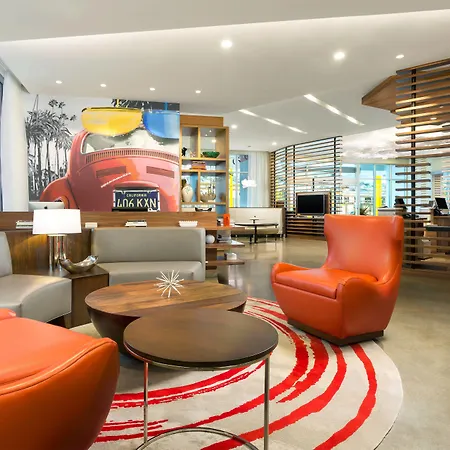 Courtyard By Marriott Santa Monica-2