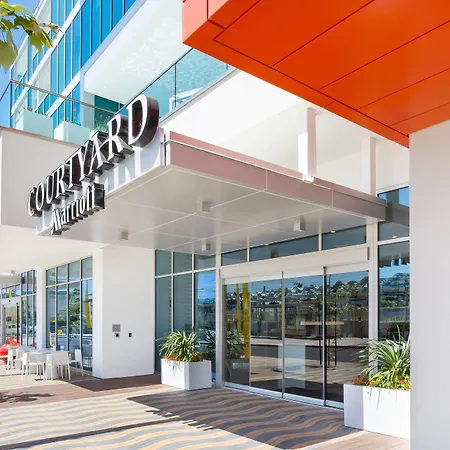 Courtyard By Marriott Santa Monica-3